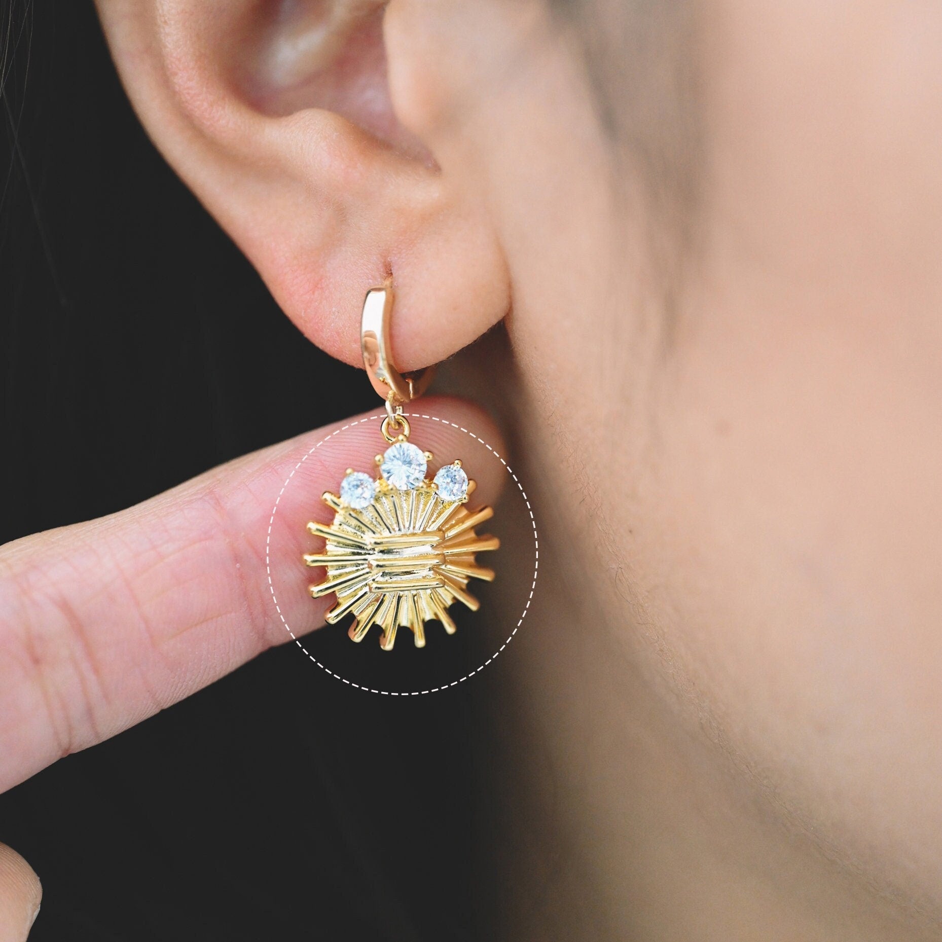 4pcs CZ Pave Gold Round Medallion Charm, Sun Pendant, Jewelry Supply (GB-1232-F)